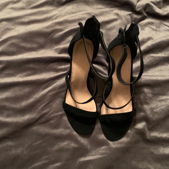 Heels - Picture 2 of 3